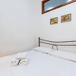 Tribunali 194 - Cozy Flat In Center Apartman